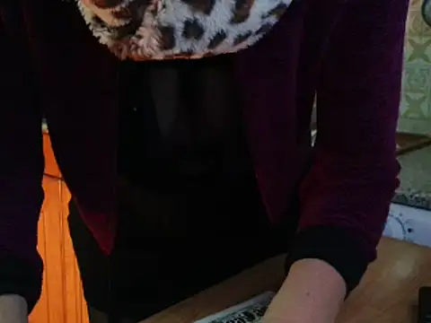 VeneRed online show from 11/08/25, 07:08