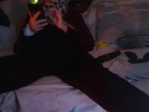 VeneRed online show from 11/28/25, 07:05