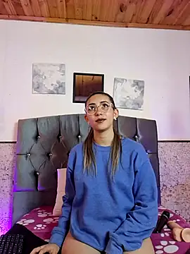 Snapshot of Scarlett_Khan chatting on 12/29/24, 02:27 Scarlett Khan online show from 12/29/24, 02:27