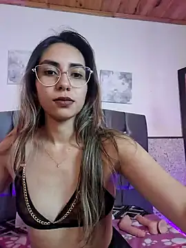 Snapshot of Scarlett_Khan chatting on 12/31/24, 01:19 Scarlett Khan online show from 12/31/24, 01:19