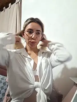 Snapshot of Scarlett_Khan chatting on 02/03/25, 04:04 Scarlett Khan online show from 02/03/25, 04:04