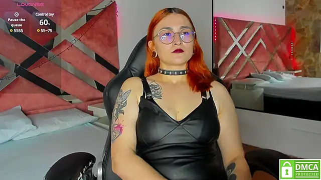 Snapshot of madame_ibby chatting on 12/30/24, 07:53 madame ibby online show from 12/30/24, 07:53