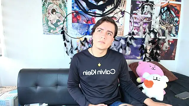 Snapshot of lukashollow_ chatting on 10/13/25, 01:44 lukashollow  online show from 10/13/25, 01:44