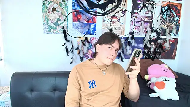 Snapshot of lukashollow_ chatting on 10/18/25, 07:14 lukashollow  online show from 10/18/25, 07:14