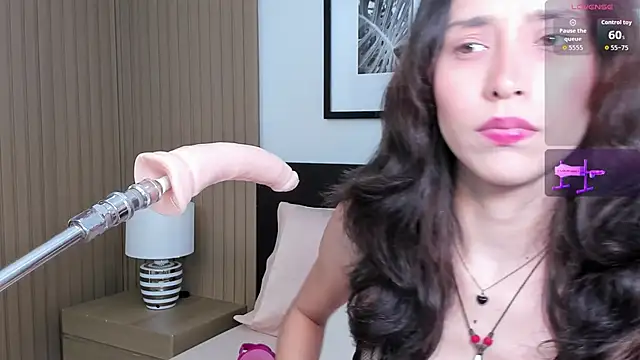 Snapshot of doll_bella_ chatting on 11/11/25, 07:58 doll bella online show from 11/11/25, 07:58