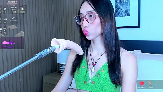 Snapshot of doll_bella_ chatting on 11/29/25, 08:01 doll bella online show from 11/29/25, 08:01