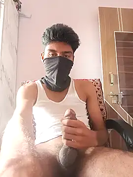 Snapshot of xxxgayroy12 chatting on 01/04/25, 10:38 xxxgayroy12 online show from 01/04/25, 10:38