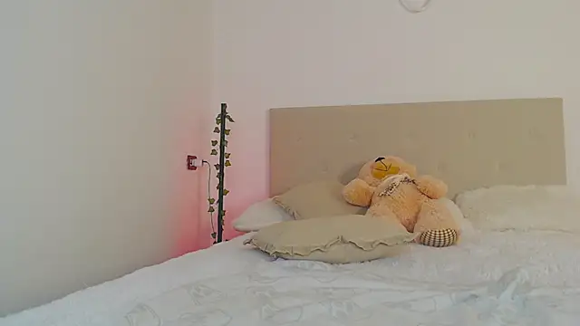 L1ittle kitty  online show from 12/02/24, 04:42