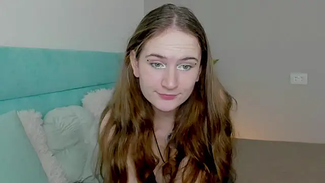 L1ittle kitty  online show from 11/26/25, 07:09