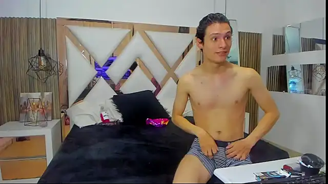 LIZandDante online show from 01/02/25, 10:33