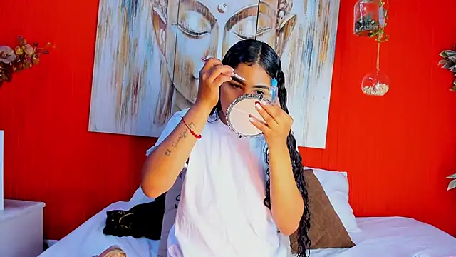 ashly collin9 online show from 09/09/25, 11:54