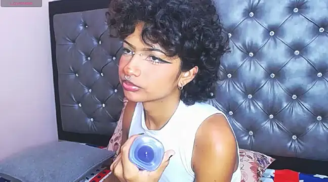 Snapshot of ToshiaKimich chatting on 01/17/25, 02:18 ToshiaKimich online show from 01/17/25, 02:18