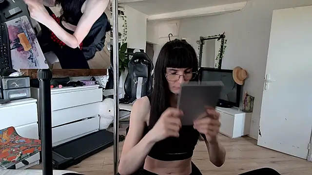 CeriseLapine online show from 11/15/25, 12:02