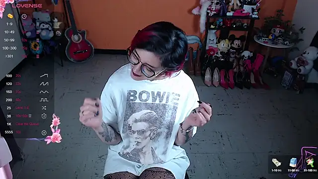 MissMiia2 online show from 12/13/24, 11:02