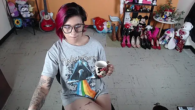 MissMiia2 online show from 12/21/24, 12:49