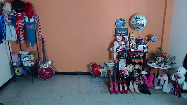MissMiia2 online show from 12/29/24, 04:19