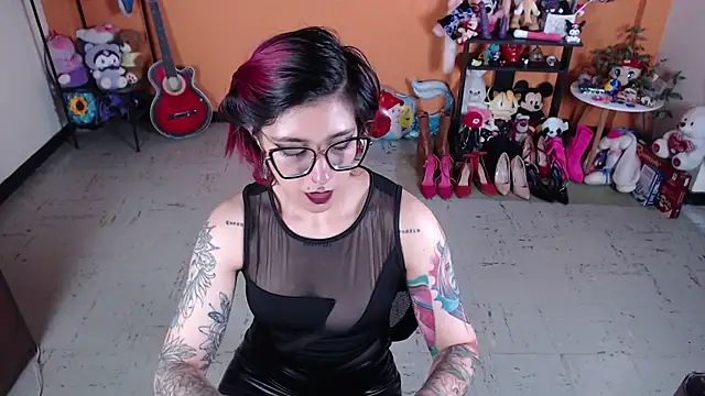 MissMiia2 online show from 12/30/24, 03:57