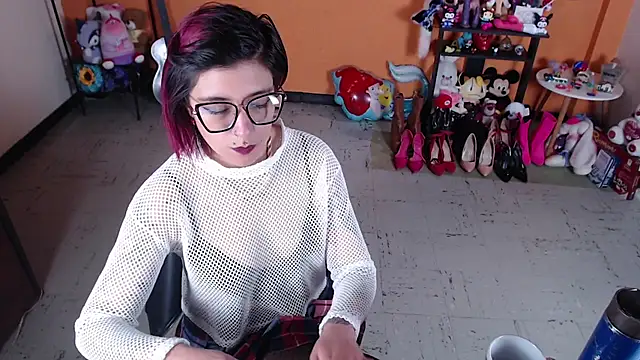 MissMiia2 online show from 01/04/25, 04:43