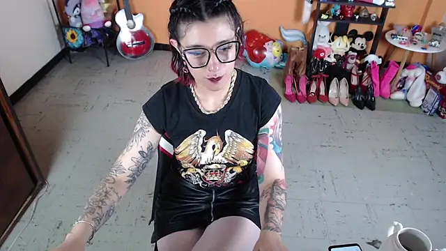 MissMiia2 online show from 01/10/25, 07:11
