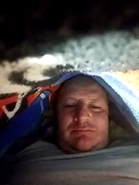 Snapshot of gato- chatting on 12/15/24, 04:51 gato- online show from 12/15/24, 04:51