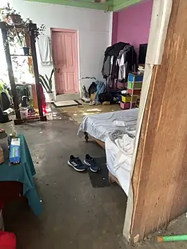 Snapshot of alburt_1996 chatting on 11/08/25, 04:01 alburt 1996 online show from 11/08/25, 04:01