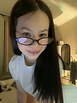 Snapshot of Anikka_Liam chatting on 02/24/25, 09:31 Anikka Liam online show from 02/24/25, 09:31