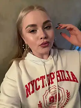 Snapshot of April_Vance chatting on 12/20/24, 06:40 April Vance online show from 12/20/24, 06:40