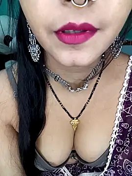 Diamond queeen online show from 02/15/25, 11:36