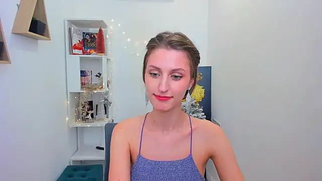 Snapshot of NaturalBeaty chatting on 12/15/24, 01:32 NaturalBeaty online show from 12/15/24, 01:32