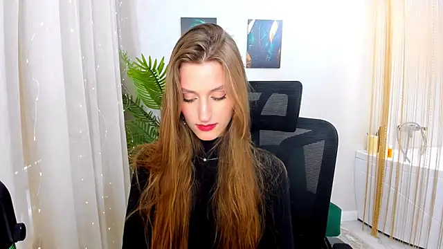 Snapshot of NaturalBeaty chatting on 03/11/25, 11:44 NaturalBeaty online show from 03/11/25, 11:44