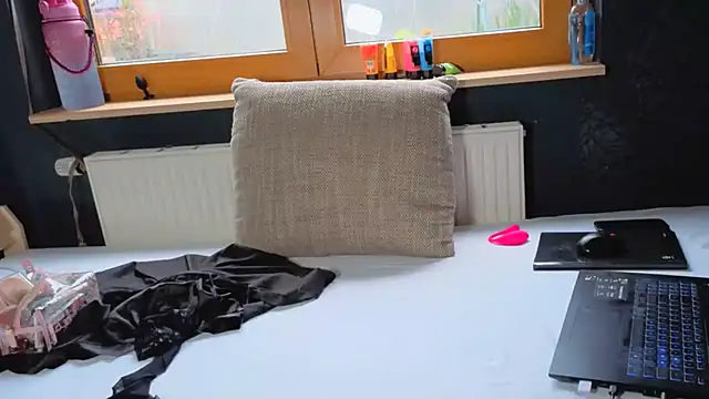 Snapshot of SherryOutdoor1 chatting on 10/24/25, 07:38 SherryOutdoor1 online show from 10/24/25, 07:38