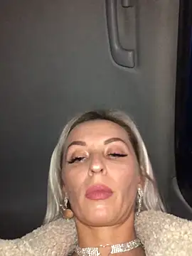 Diamond Bunny  online show from 12/19/24, 04:35