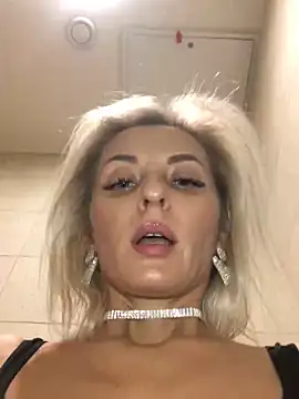 Diamond Bunny  online show from 12/28/24, 03:37