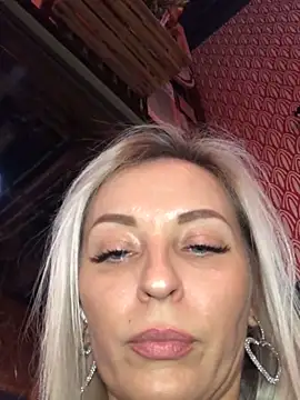 Diamond Bunny  online show from 01/08/25, 04:11