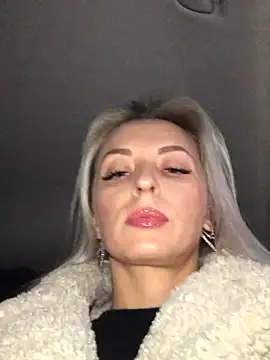 Diamond Bunny  online show from 01/13/25, 03:04