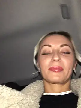 Diamond Bunny  online show from 01/14/25, 03:15