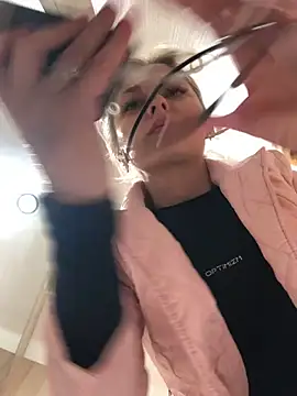 Diamond Bunny  online show from 01/23/25, 04:04