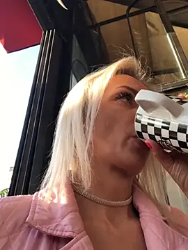 Diamond Bunny  online show from 01/27/25, 01:41