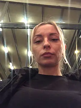 Diamond Bunny  online show from 02/17/25, 05:32