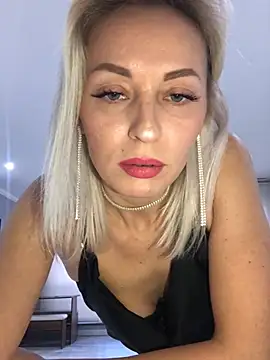 Diamond Bunny  online show from 02/20/25, 03:41