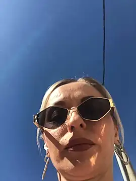 Diamond Bunny  online show from 03/07/25, 11:40