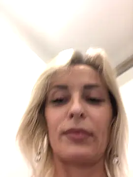 Diamond Bunny  online show from 09/13/25, 03:34