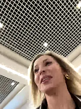 Diamond Bunny  online show from 12/02/25, 03:29