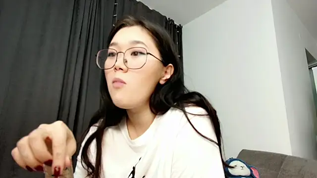 Jennatyan online show from 12/31/24, 02:29