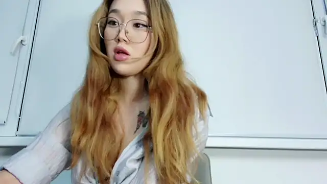 Snapshot of Jennatyan chatting on 11/22/25, 11:20 Jennatyan online show from 11/22/25, 11:20