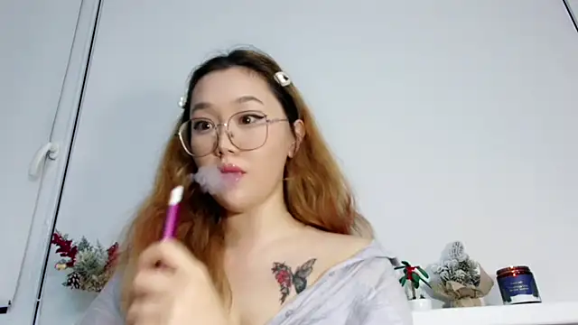 Snapshot of Jennatyan chatting on 11/25/25, 03:45 Jennatyan online show from 11/25/25, 03:45