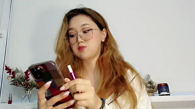 Snapshot of Jennatyan chatting on 11/26/25, 10:49 Jennatyan online show from 11/26/25, 10:49