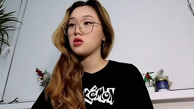 Snapshot of Jennatyan chatting on 12/05/25, 11:30 Jennatyan online show from 12/05/25, 11:30