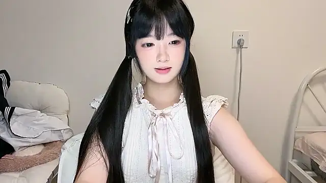 Snapshot of Fairy-06 chatting on 12/02/24, 05:15 Fairy-06 online show from 12/02/24, 05:15