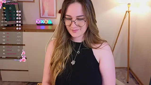 Emma B1uem online show from 10/14/25, 10:21